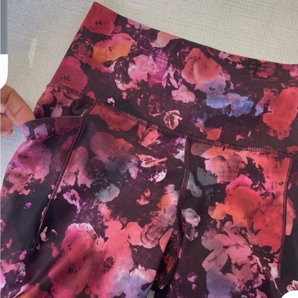 Athleta Salutation Stash Pocket Dappled Bloom Floral Leggings, Multi. Size S - Picture 5 of 7